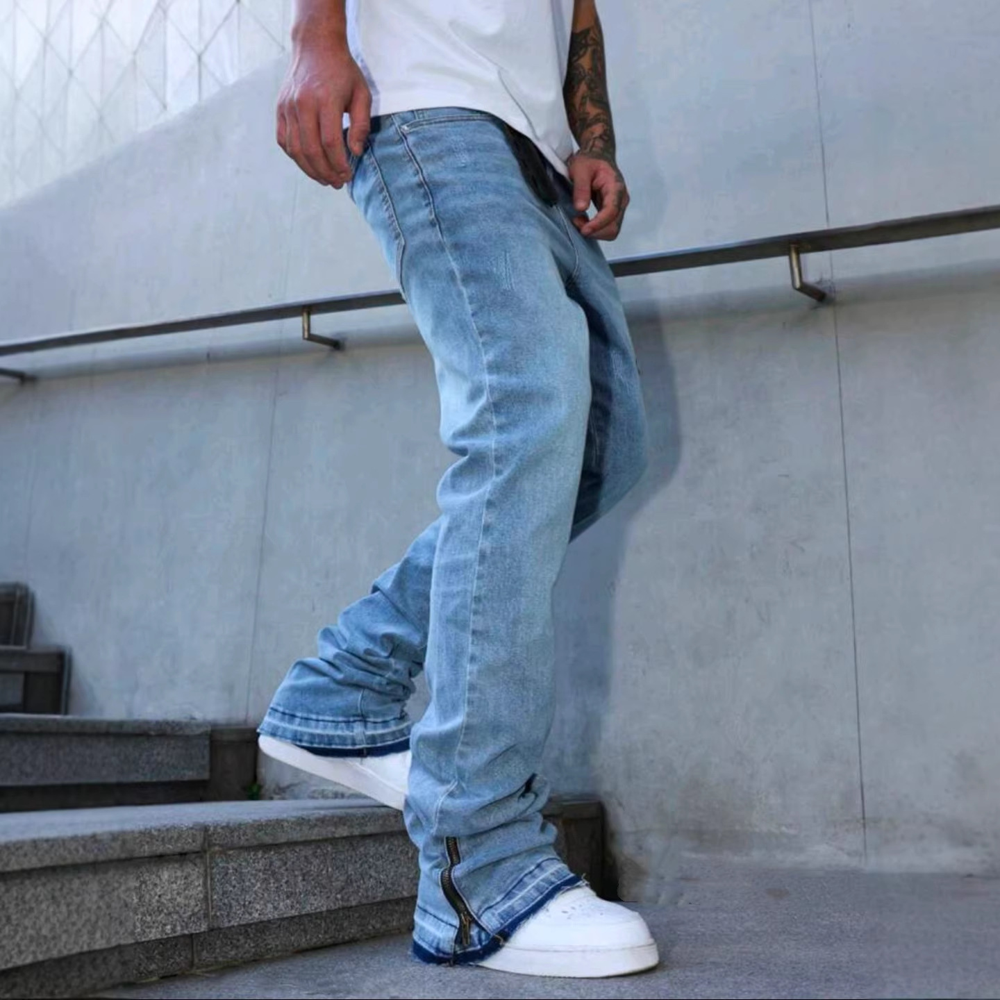 Mens Washed Light Blue Jeans L - огляд і ціна Gallery Dept Flare
